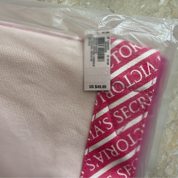 VS Weekender Bag - Picture 4 of 6